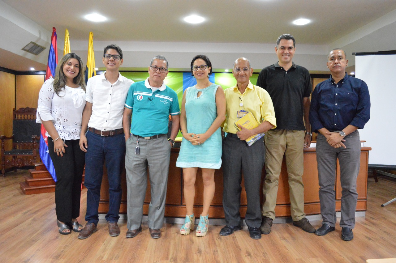 Docentes investigadores y director del Programa de Negocios Internacionales de la Universidad del Magdalena.