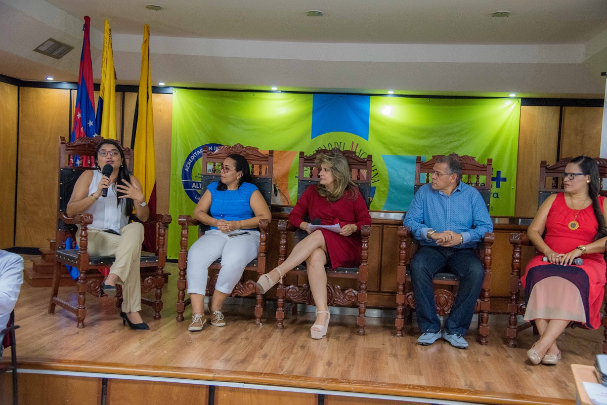 Además de estudiantes también hubo un grupo de panelistas que acompañaron la actividad, entre ellos dos docentes de la Universidad del Atlántico.