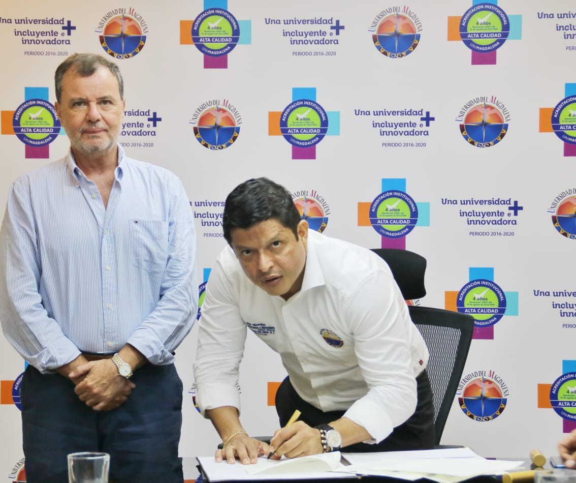 Doctor Pablo Vera Salazar firma el convenio marco de cooperación con Cámara de Comercio de Santa Marta para el Magdalena.