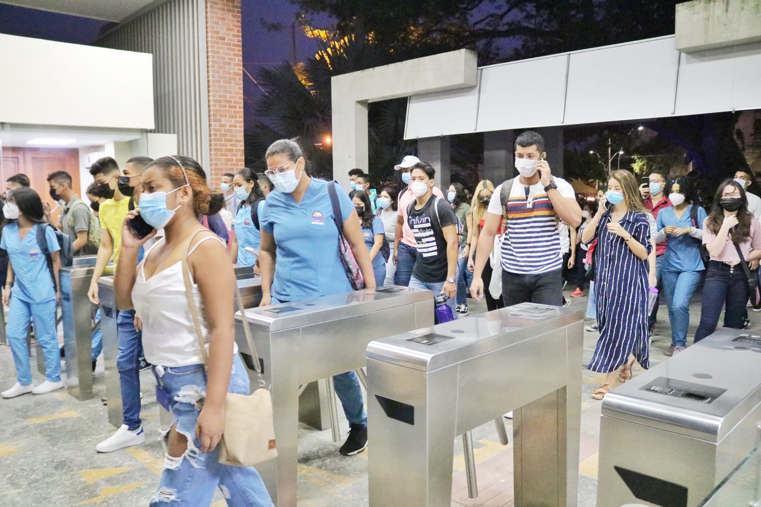 Después de casi dos años de no recibir clases en el campus de la Universidad del Magdalena, estudiantes regresan a nuestras instalaciones