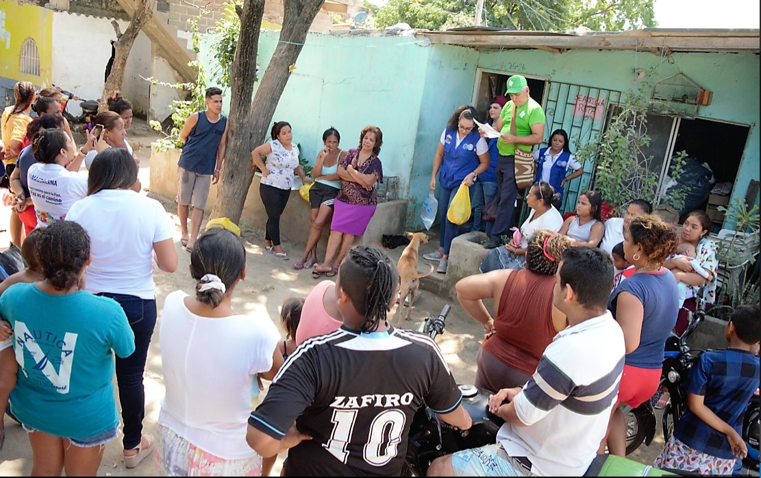 UNIMAGDALENA realizó entrega de ayudas humanitarias a damnificados del barrio Las Malvinas