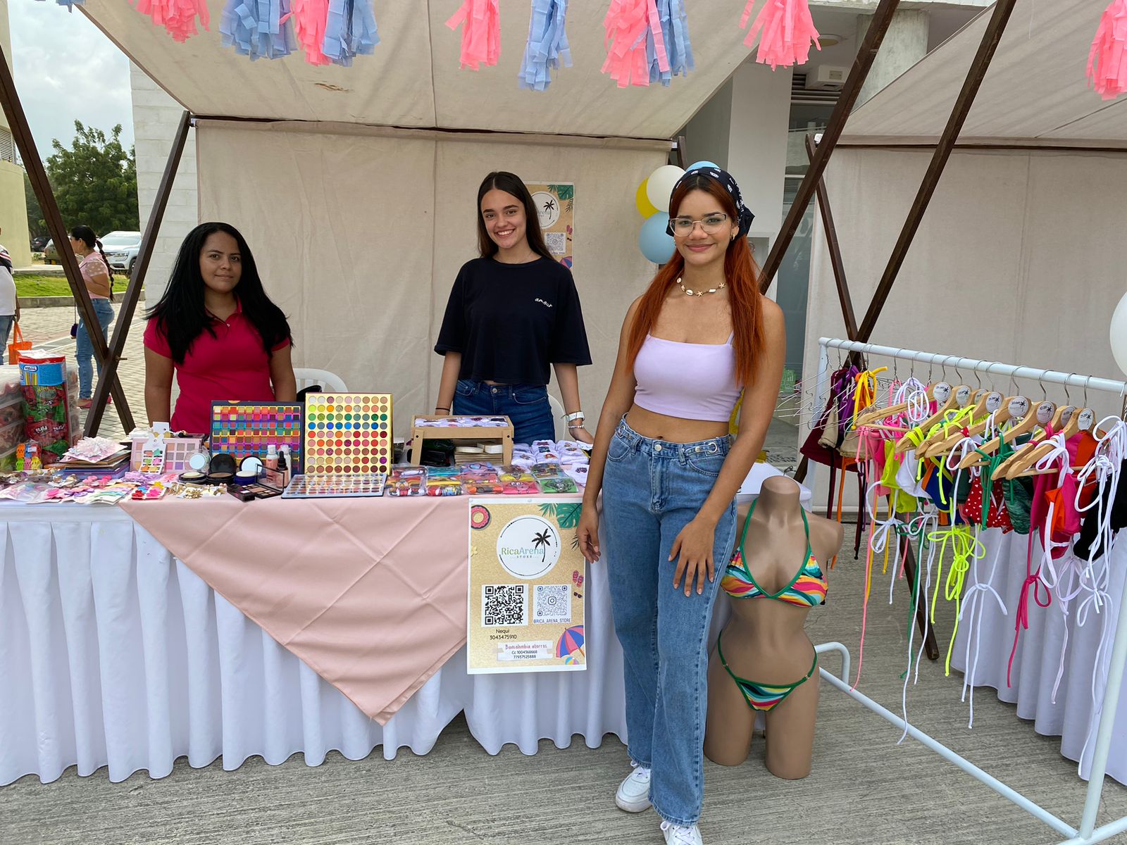 Estudiantes agradecieron el espacio brindado en la feria del emprendimiento.