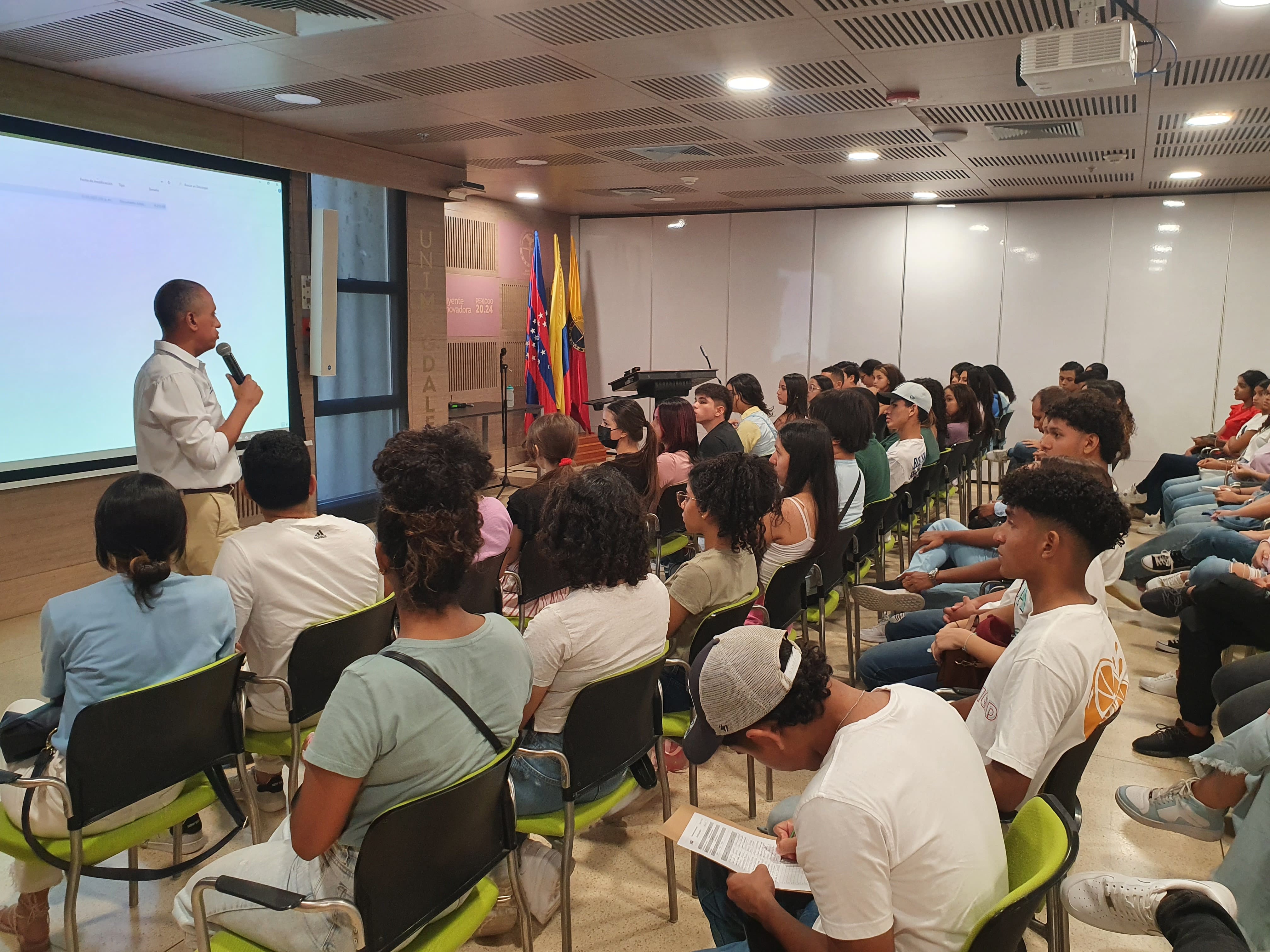 Inducción a estudiantes de 1er. semestre Programa de Negocios Internacionales