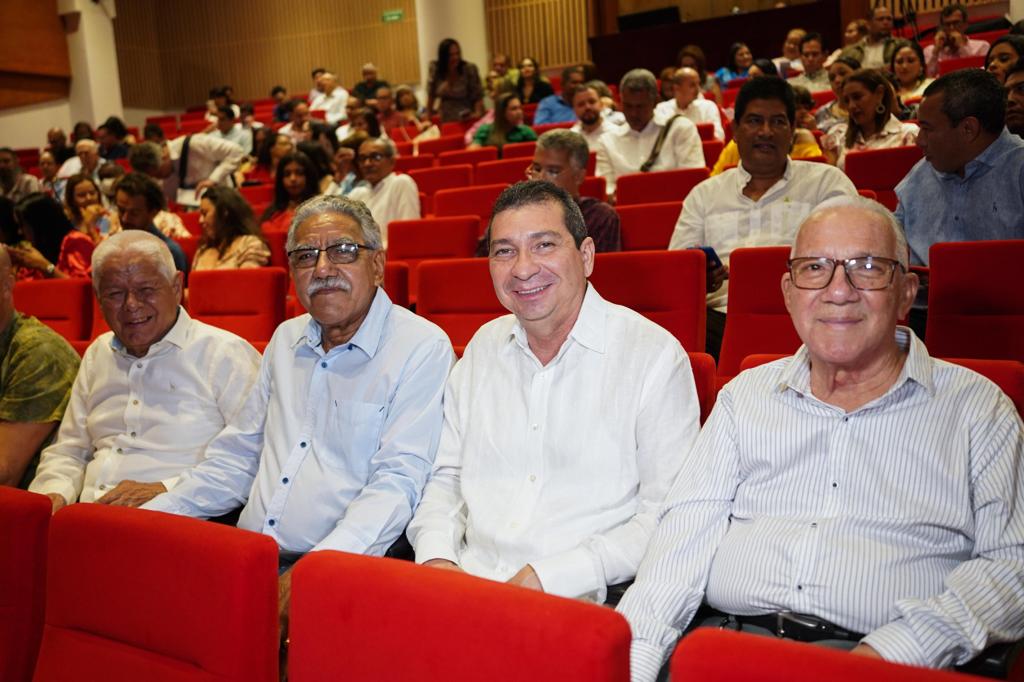 Para los docentes de la Universidad del Magdalena es una alegría que su labor, entrega y vocación sea homenajeada.