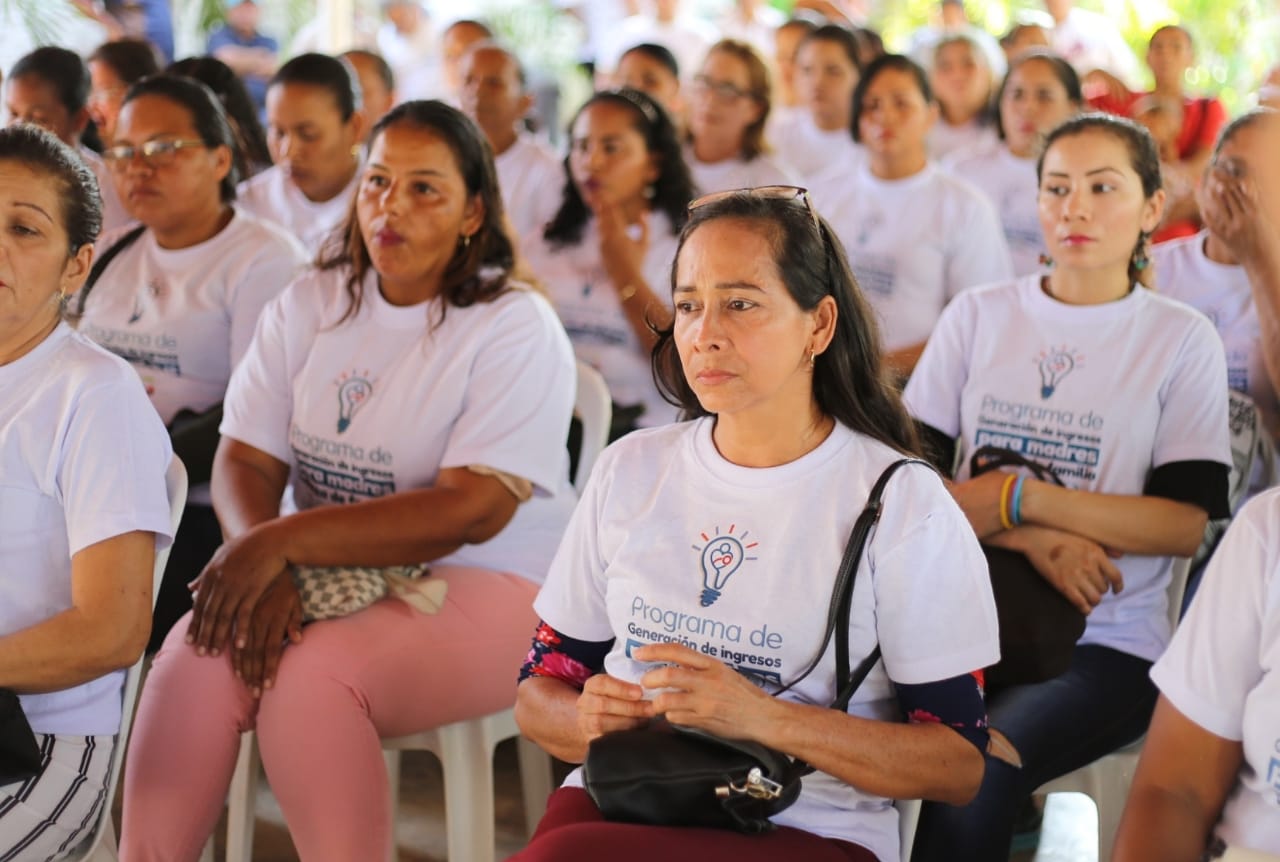 UNIMAGDALENA y Gobernación del Magdalena capacitan y entregan capital semilla a mujeres emprendedoras