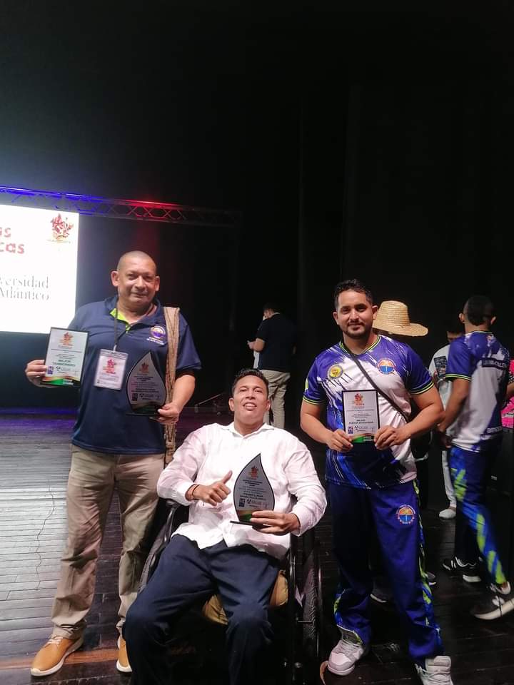 Primer lugar en danza folclórica, segundo puesto en música folclórica, mejor tamborero y mejor puesta en escena, fueron los galardones recibidos por e