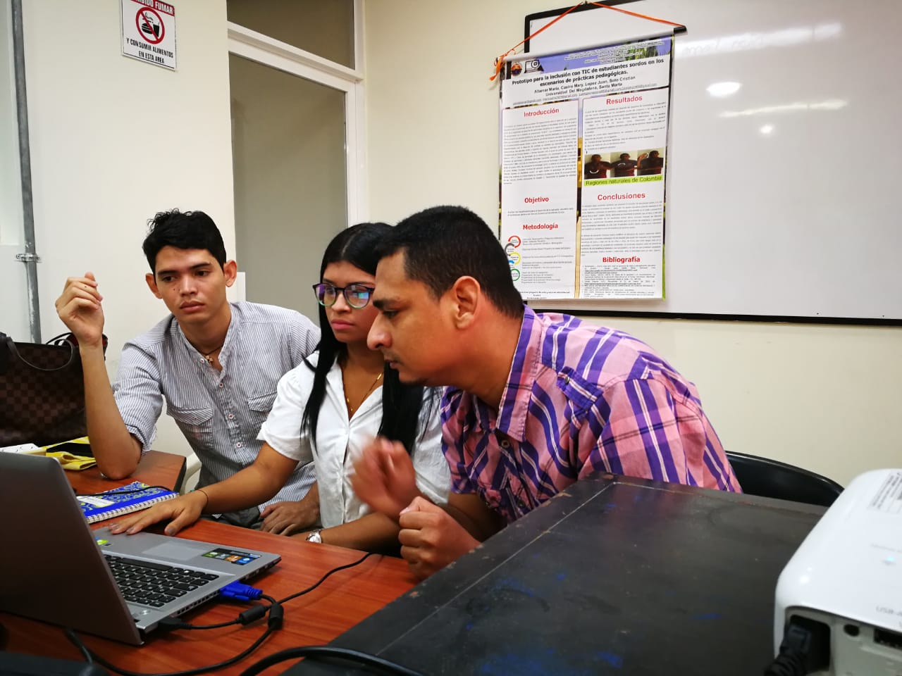 Estudiantes de UNIMAGDALENA crean prototipo con el cual personas con capacidad diferencial podrán reforzar conocimientos en diferentes asignaturas