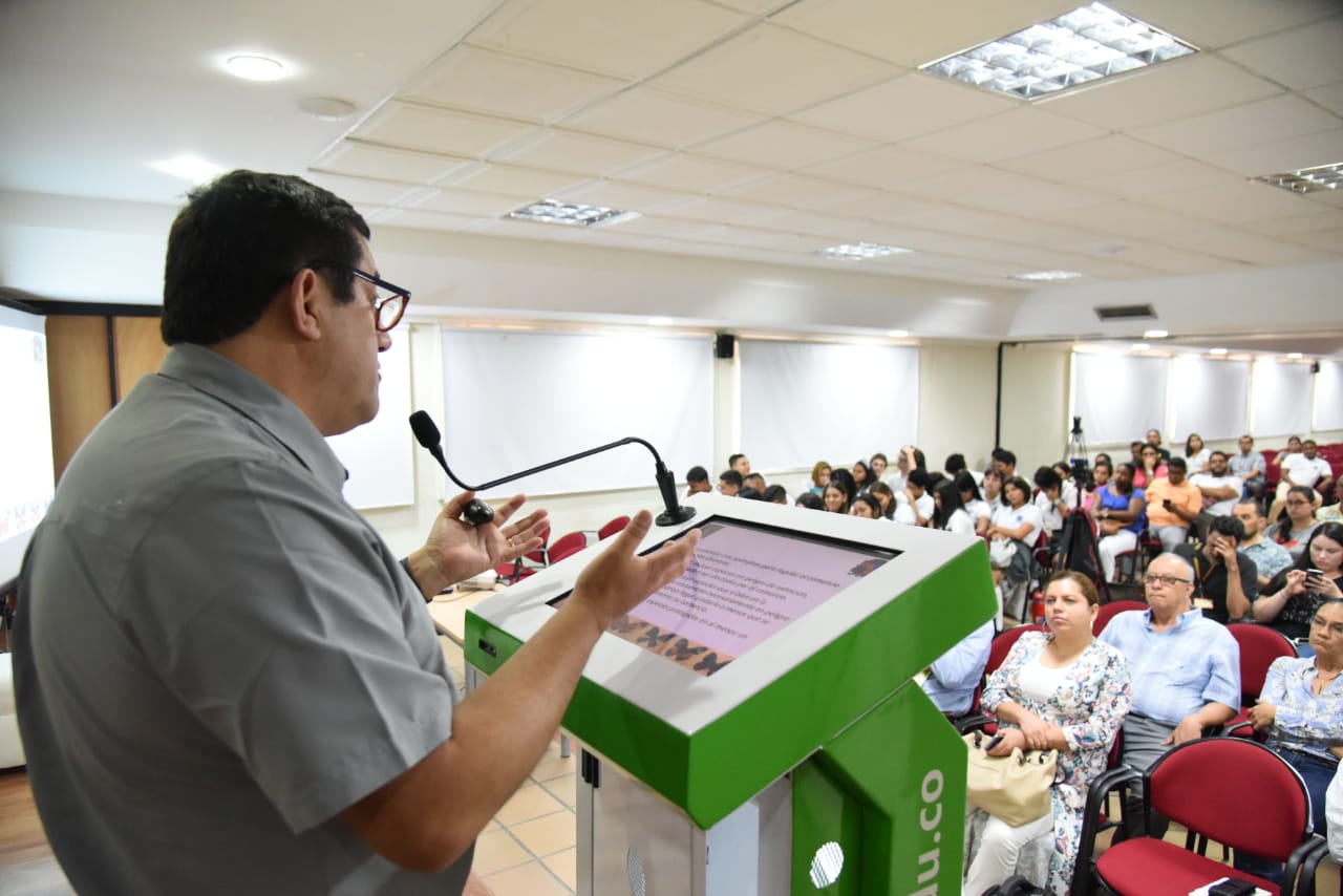 El doctor Gonzalo Andrade a través de ejemplos de conservación, destacó la importancia de la investigación