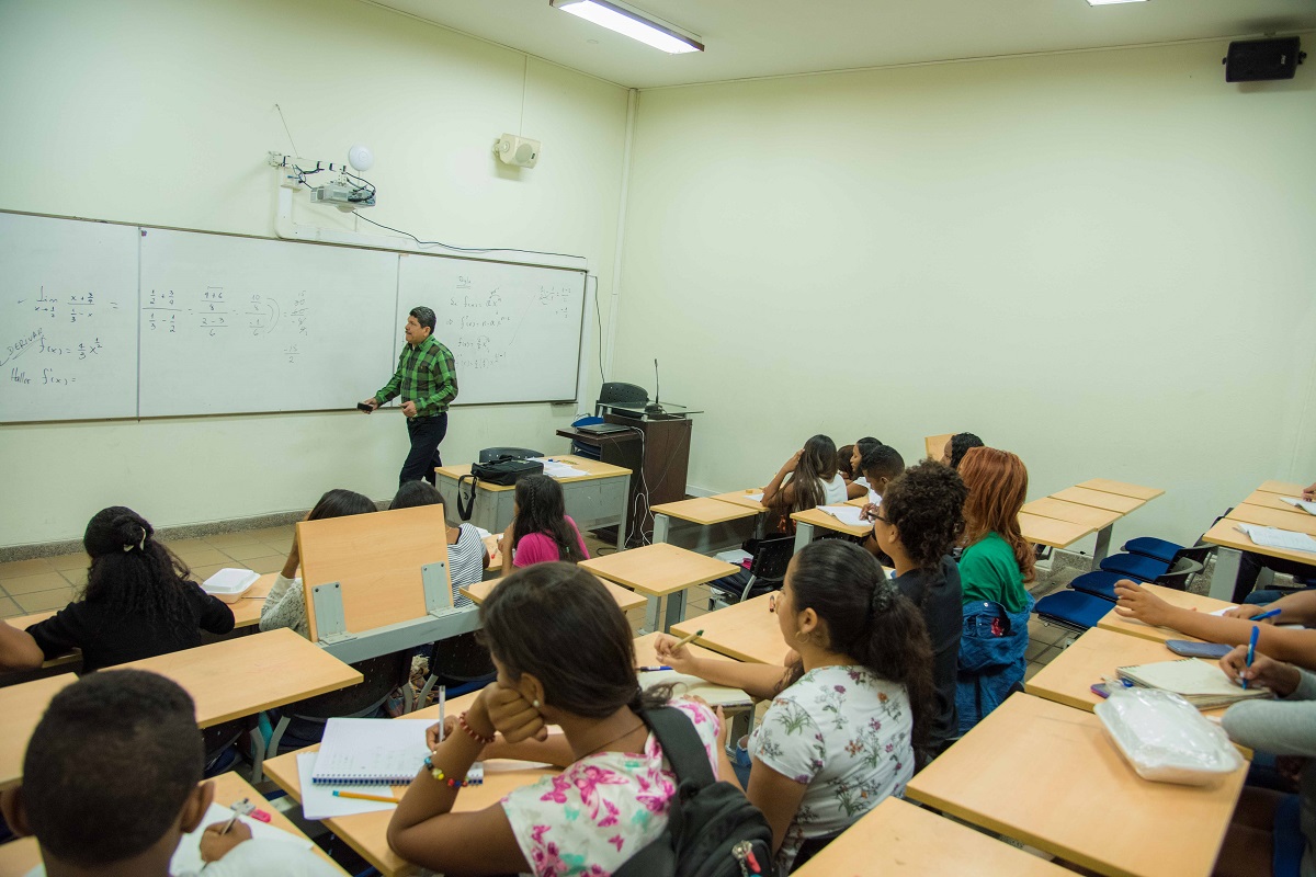 Dentro del curso de nivelación académica, los jóvenes del programa ‘Talento Magdalena’ están viendo asignaturas básicas tales como principios