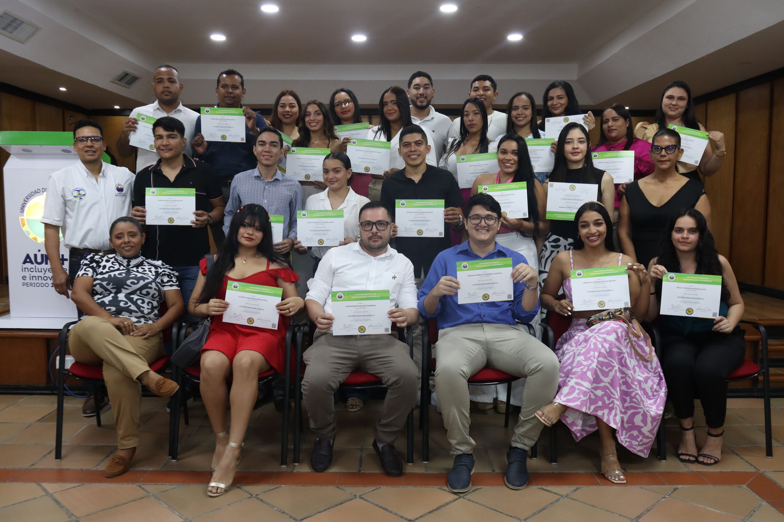 CLAUSURA.DIPLOMADOS.3. Jóvenes se preparan para enfrentar el mundo laboral y aplicar los conocimientos adquiridos en la Universidad del Magdalena.