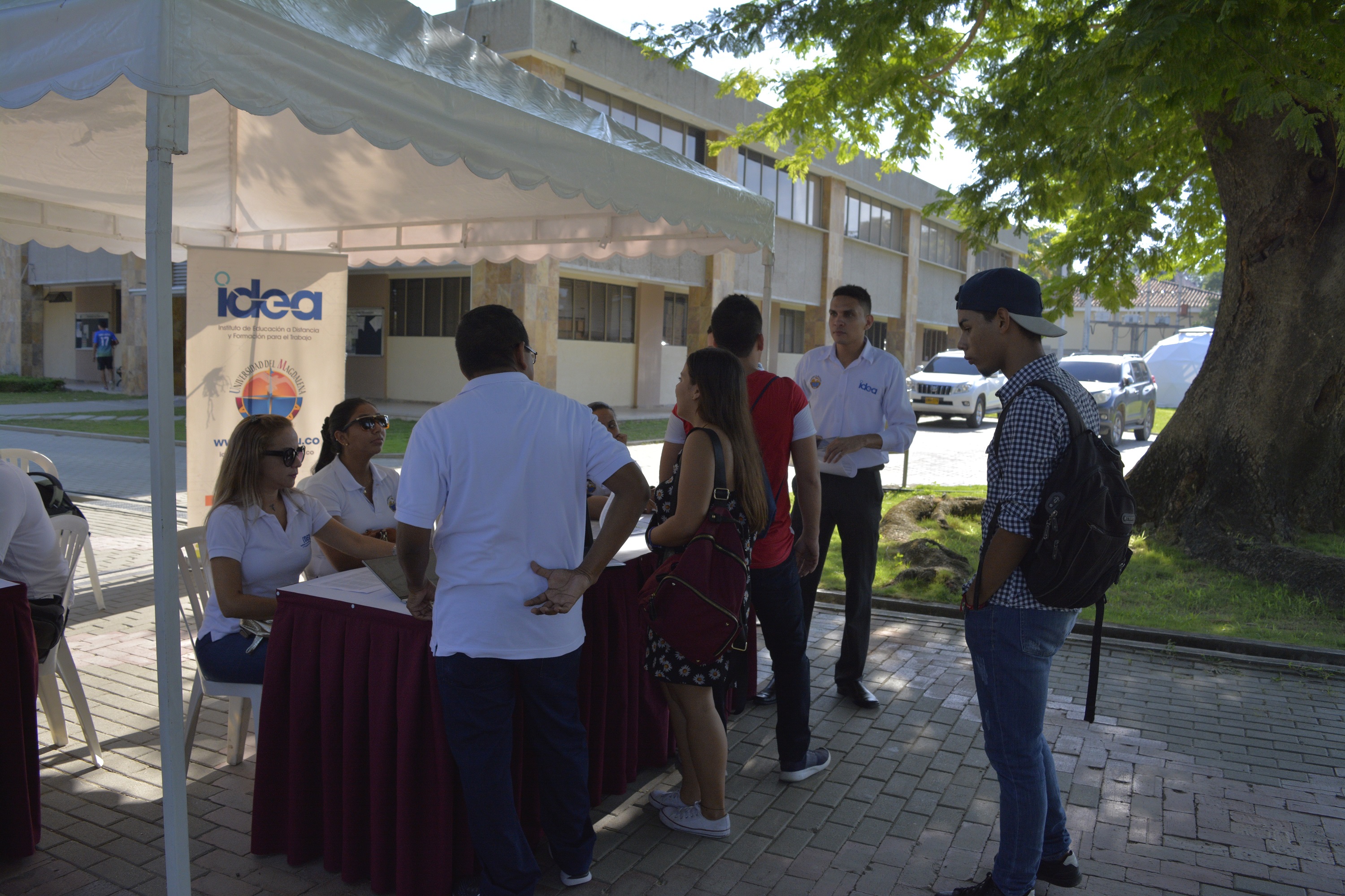 Así mismo se les entregó información de utilidad a los estudiantes a cerca de los beneficios que la Universidad tiene a su disposición a través de dep