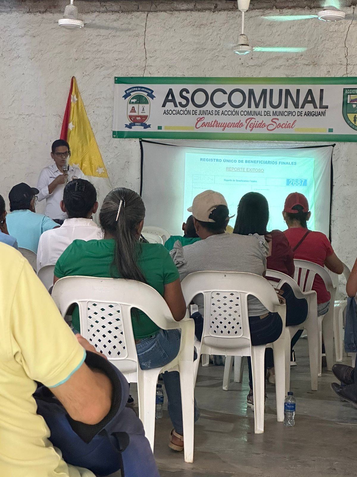 Miembros de las Asociaciones Comunales del Magdalena con los miembros del Consultorio Empresarial y Contable.