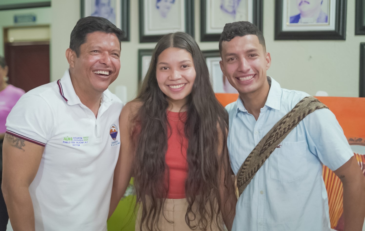 Estudiantes beneficiarios del programa Talento Magdalena contaron sus experiencias y compartieron con el Rector Pablo Vera.