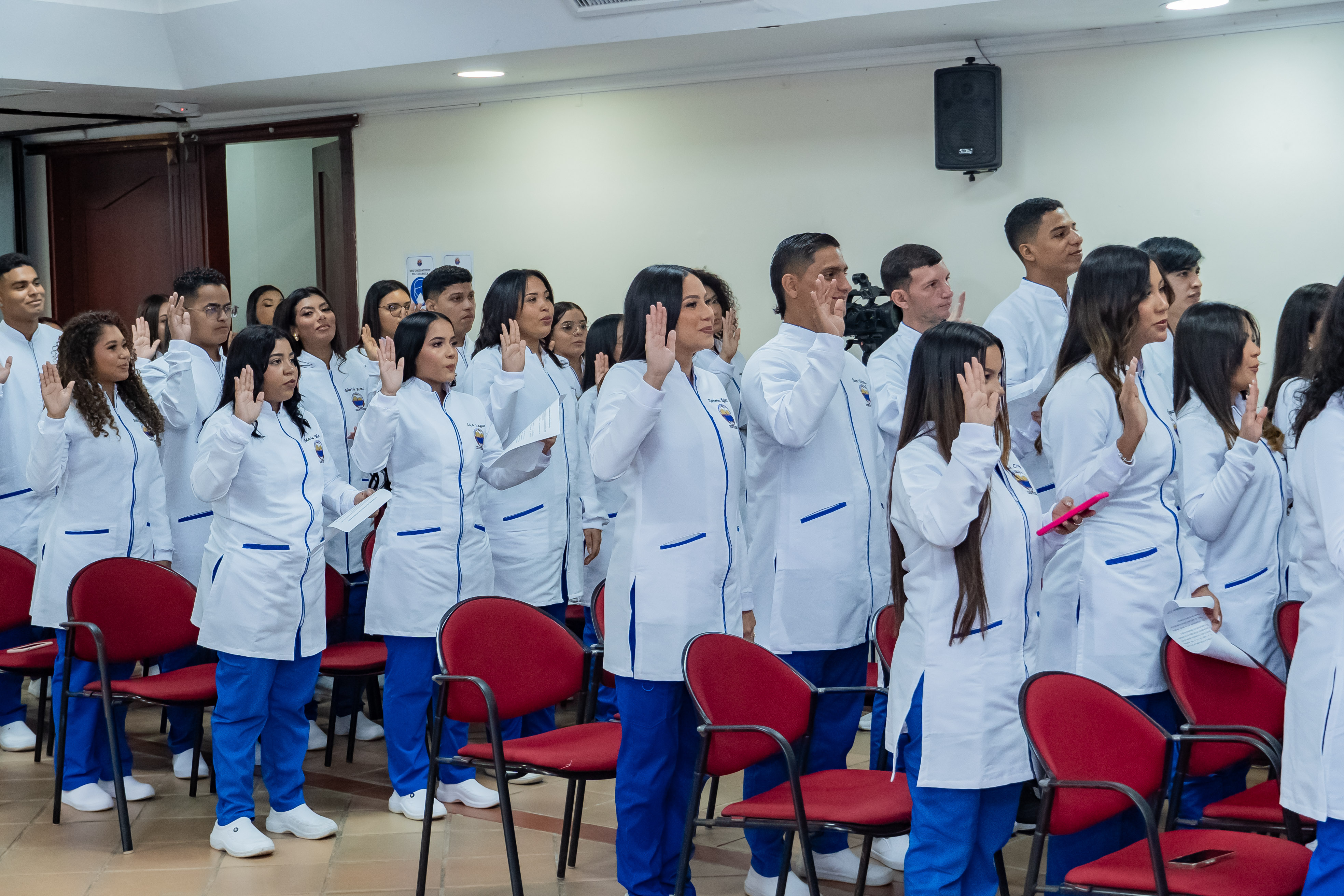 ENTREGA.BATAS.ODONTOLOGÍA.2