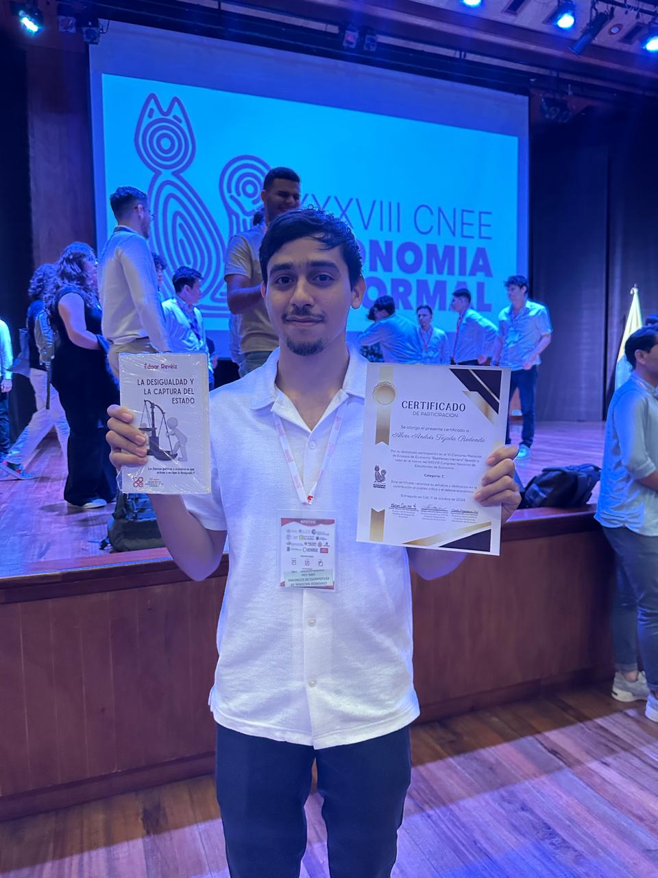 Estudiantes del Programa de Economía de la Universidad del Magdalena en el Congreso Nacional de Estudiantes de Economía