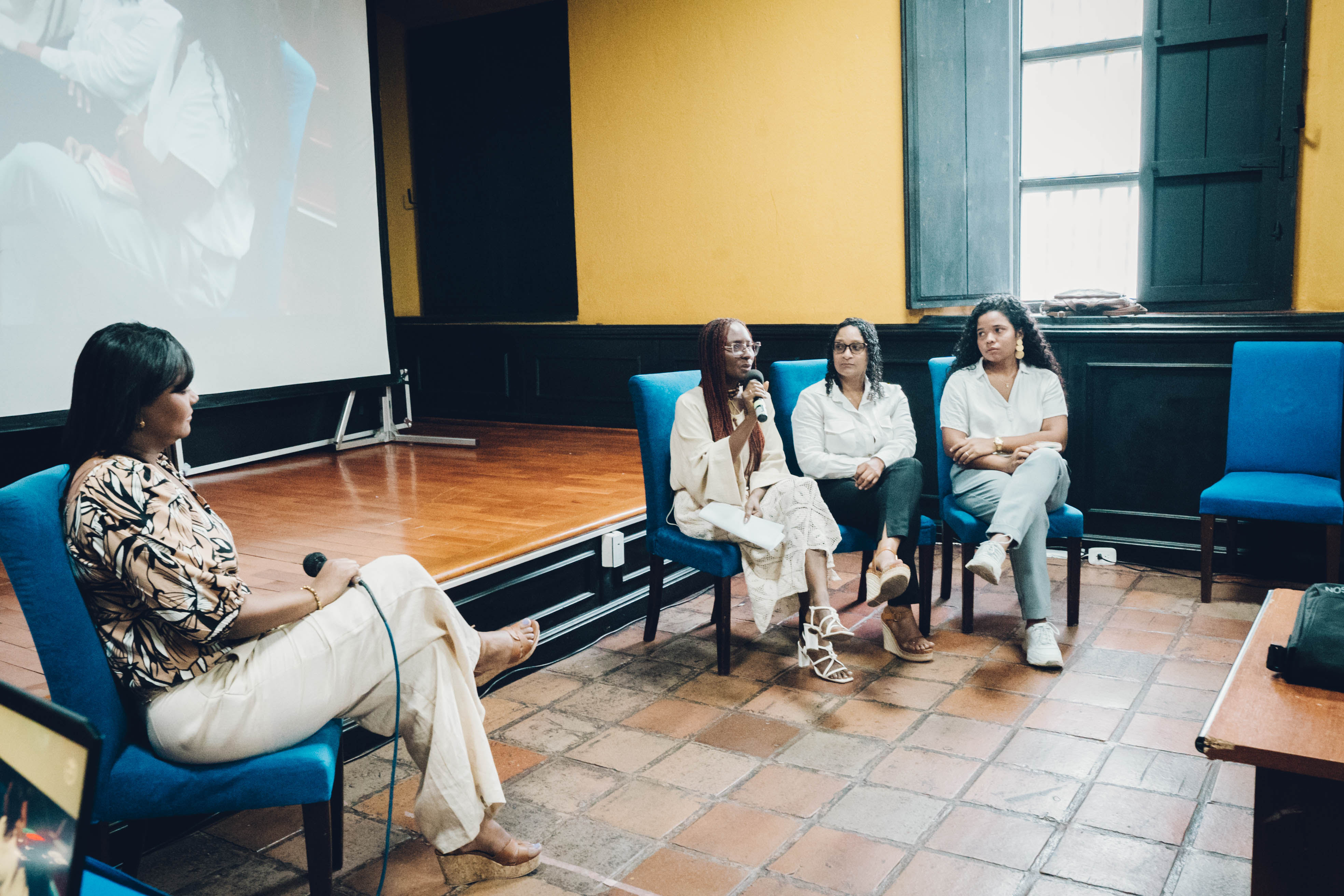 La etnoeducación fue resaltada como una herramienta clave para conectar los conocimientos académicos con las prácticas tradicionales.