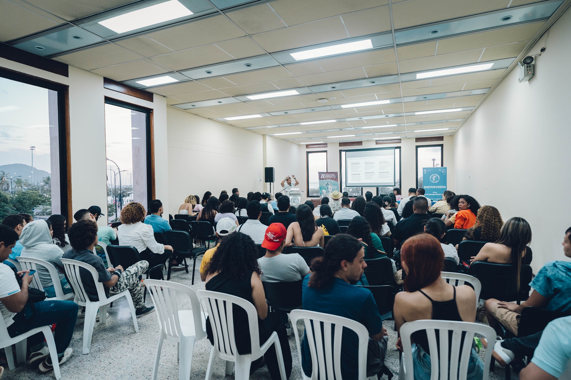 Con conferencias centrales, mesas temáticas y conversatorios, se socializaron temas como: Santa Marta 500 años; Historia local y regional; Mundos indí