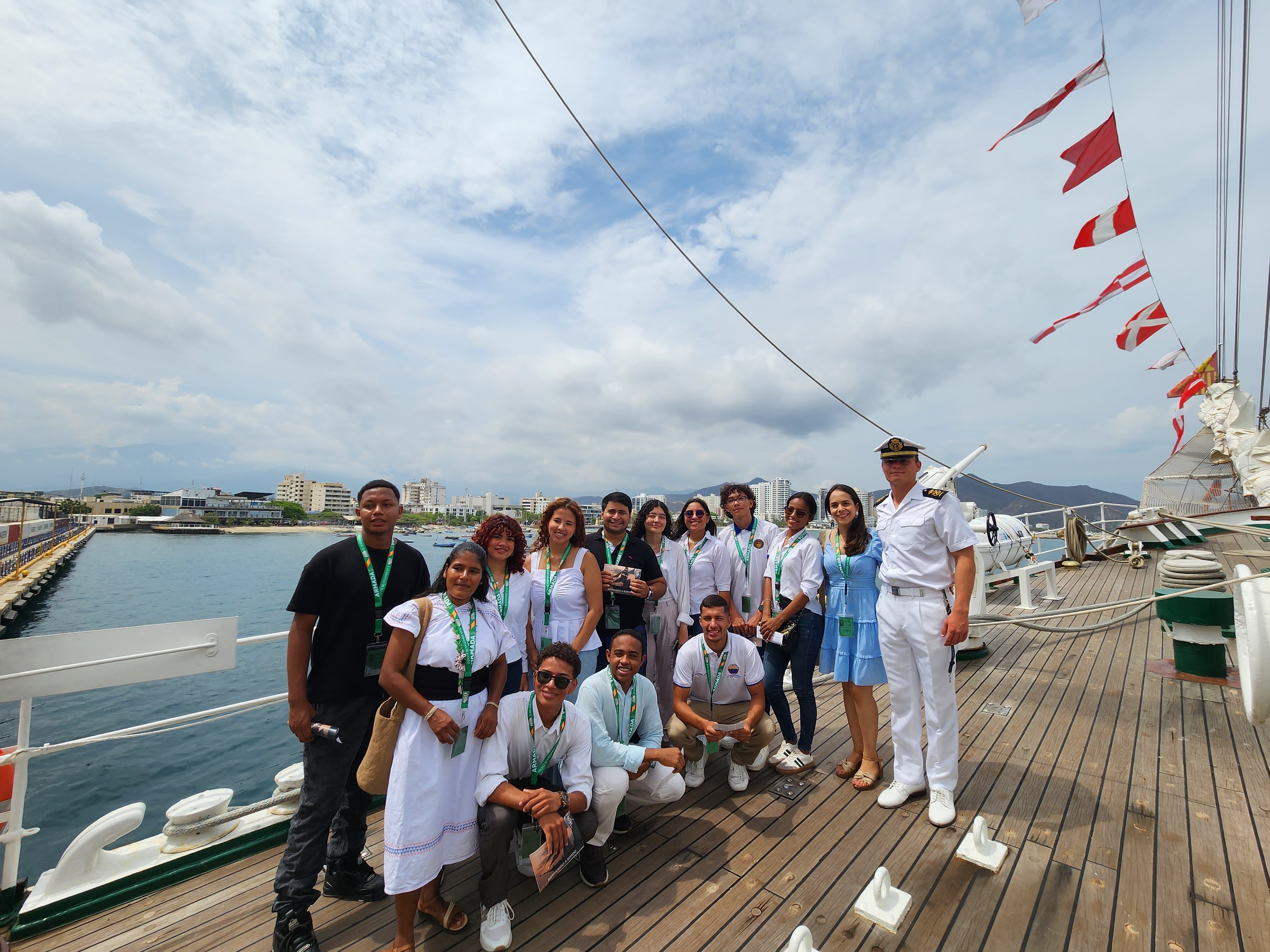 VISITA.BUQUE.ELCANO.2