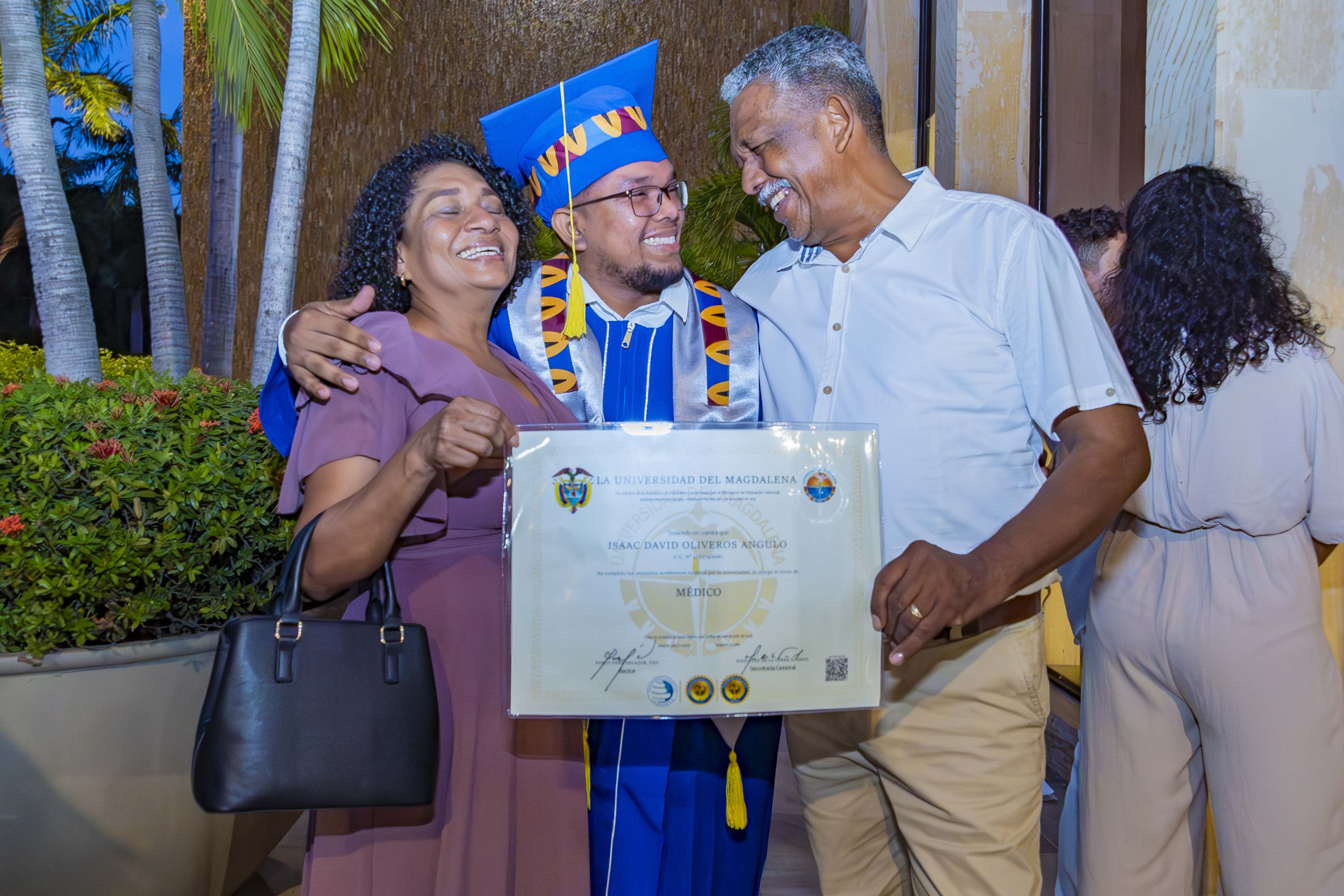 se vivieron muchas emociones durante las recientes ceremonias de graduación de pregrado, en donde los estudiantes y sus familias fueron los protagonis