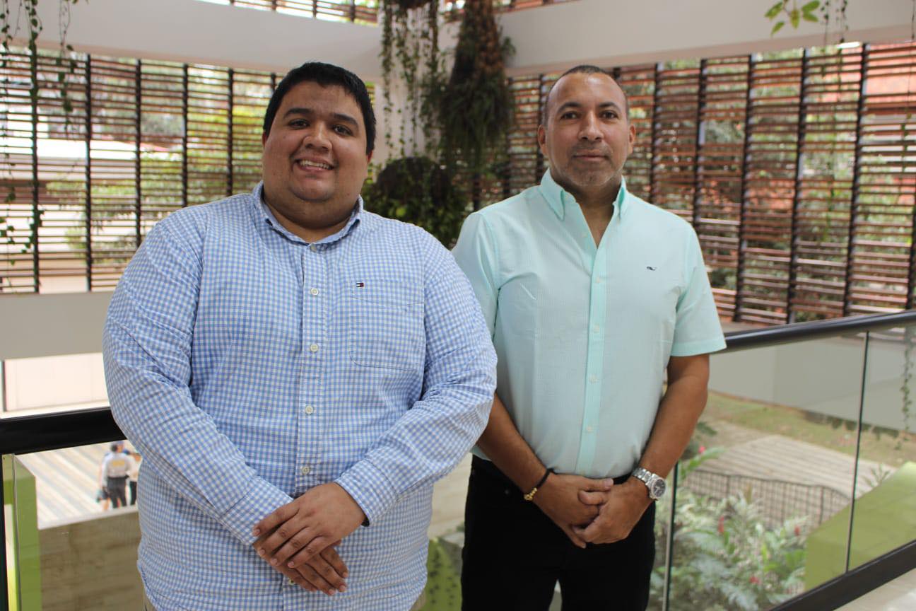 En representación de la Alma Mater asistió el administrador magíster Abraham Hernández Gutiérrez, representante de los graduados ante el Consejo Super