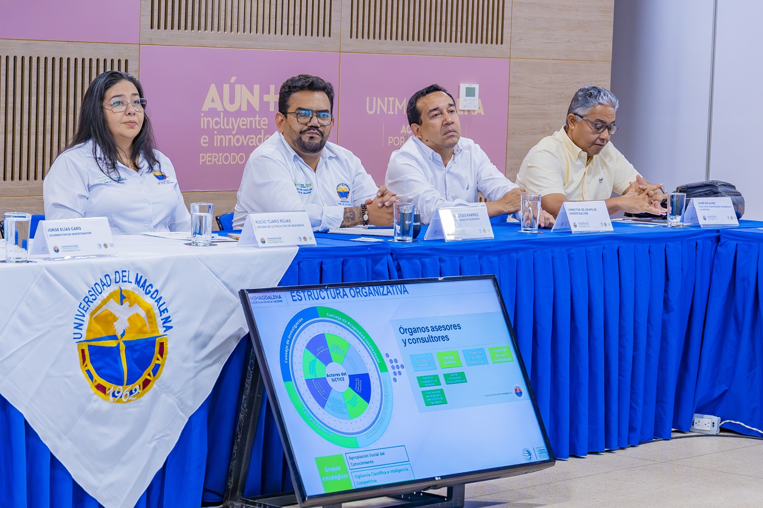 Reunión con la Vicerrectoría de Extensión y Proyección Social, los directivos de la Facultad de Ingeniería y los responsables de Acreditación.