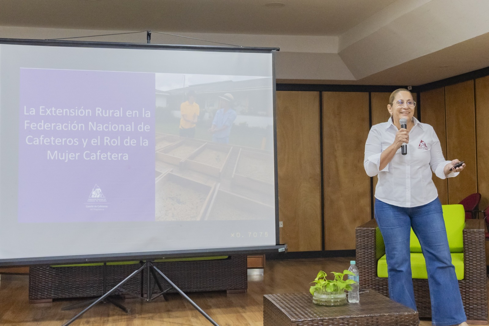 Durante el encuentro, las ponentes compartieron sus experiencias sobre la equidad de género en la ruralidad y la importancia de las iniciativas que im
