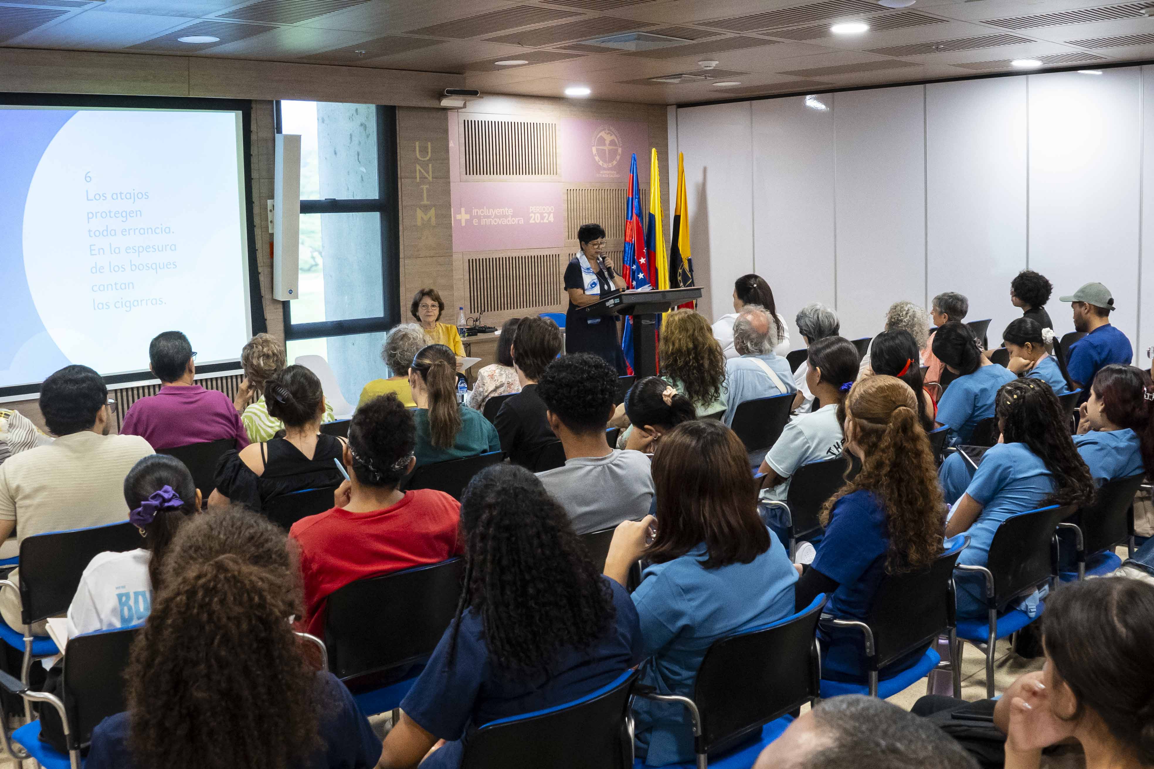 Durante el cuarto día, La Alma Mater reunió a escritores, académicos, estudiantes y público en general en torno a una amplia agenda