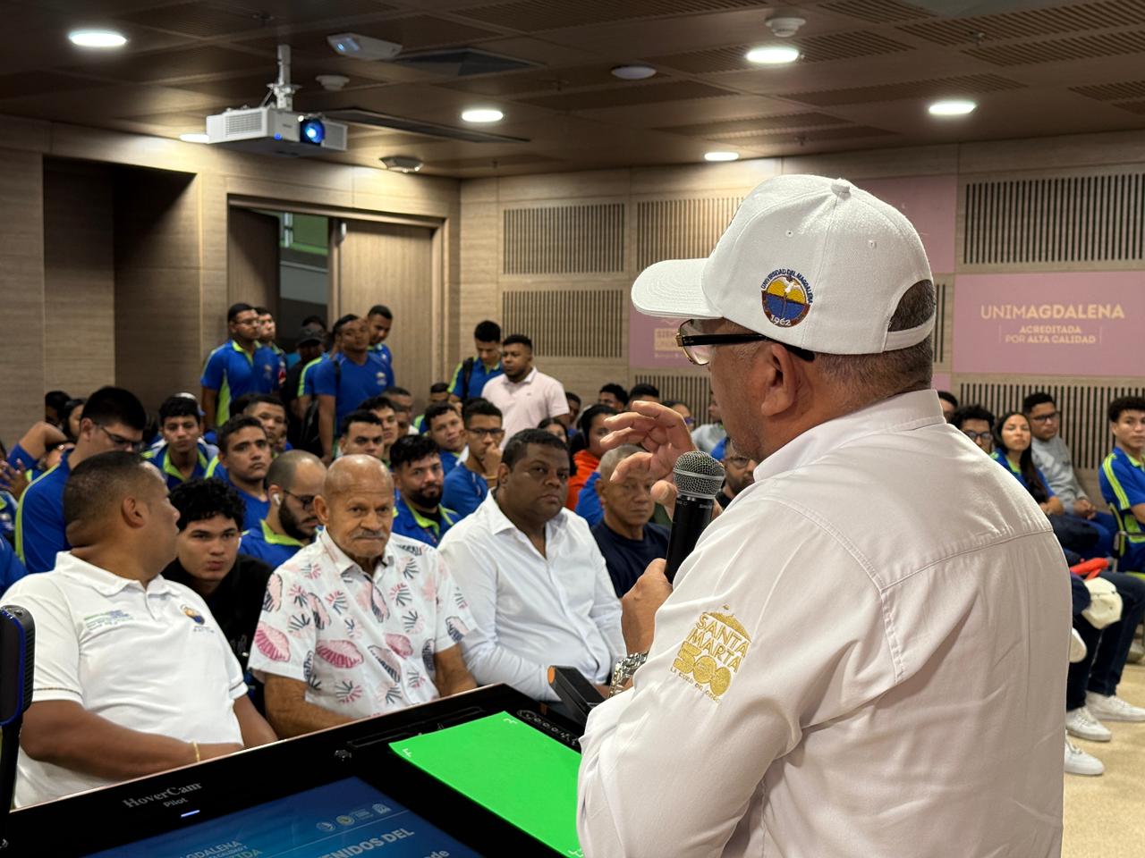 Wilson Velásquez Bastidas, director del CREO destacó la importancia de estos espacios para los jóvenes que inician su formación académica.