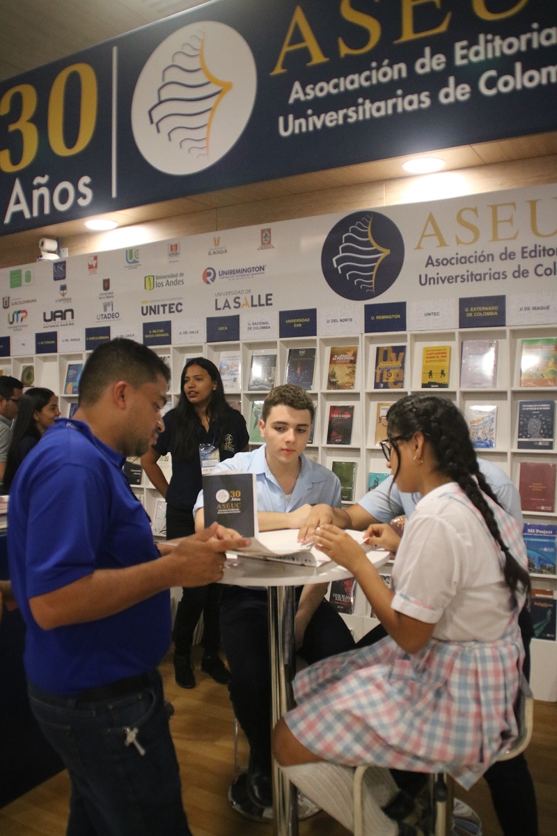 Con foro sobre Educación y Cultura avanza Feria del Libro de Santa Marta