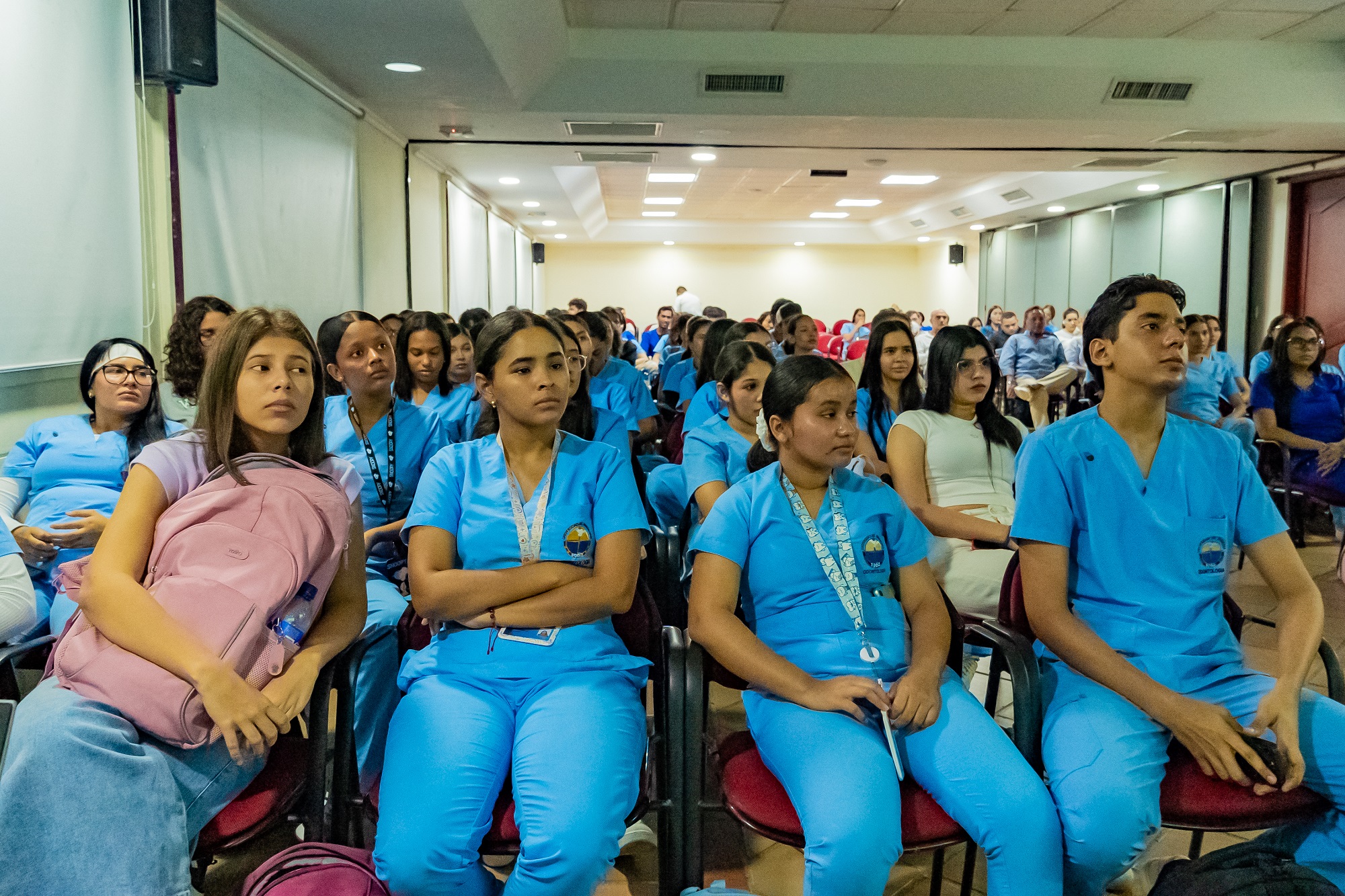 CONFERENCIA.IMPLANTES.ODONTOLOGÍA.4