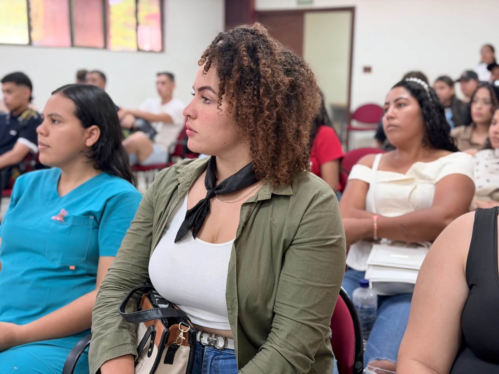 Aprendizaje y crecimiento en acción: Cada clase y proyecto fortalece las habilidades técnicas y de liderazgo de nuestros estudiantes.