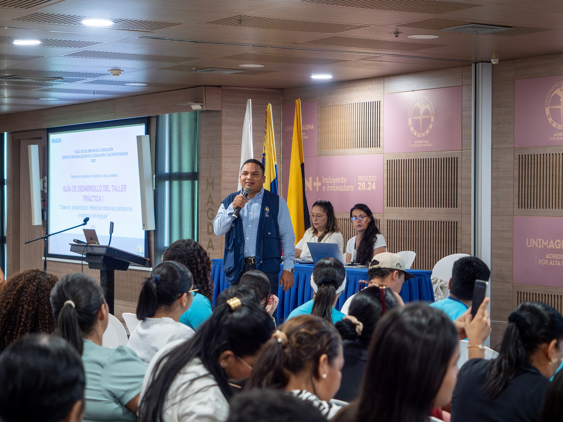 A través de metodologías basadas en la observación, reflexión y sistematización, los participantes analizaron experiencias de enseñanza.