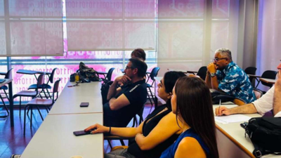 Estudiantes doctorales asistentes a seminario