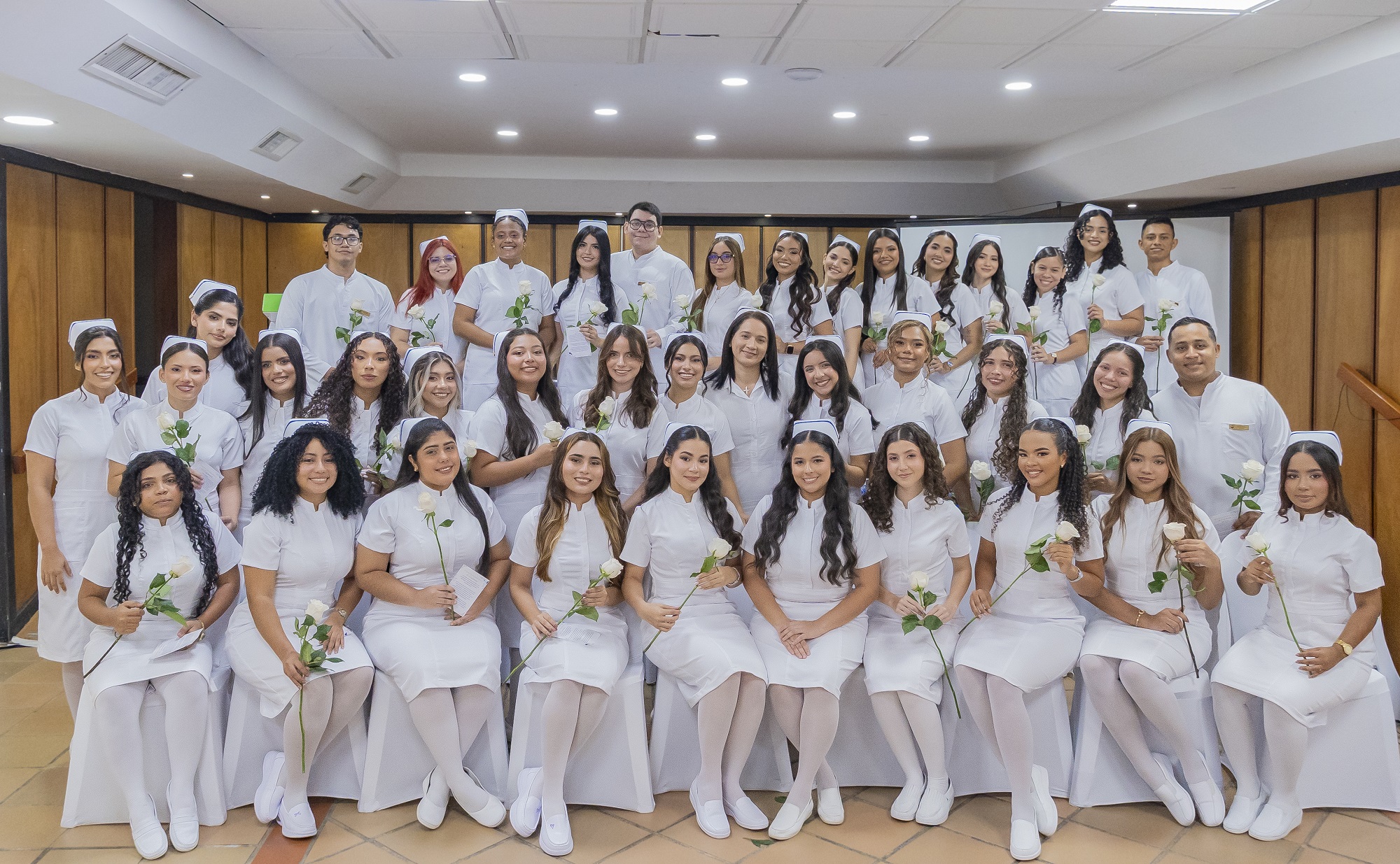 CEREMONIA.LUZ.ENFERMERÍA.3