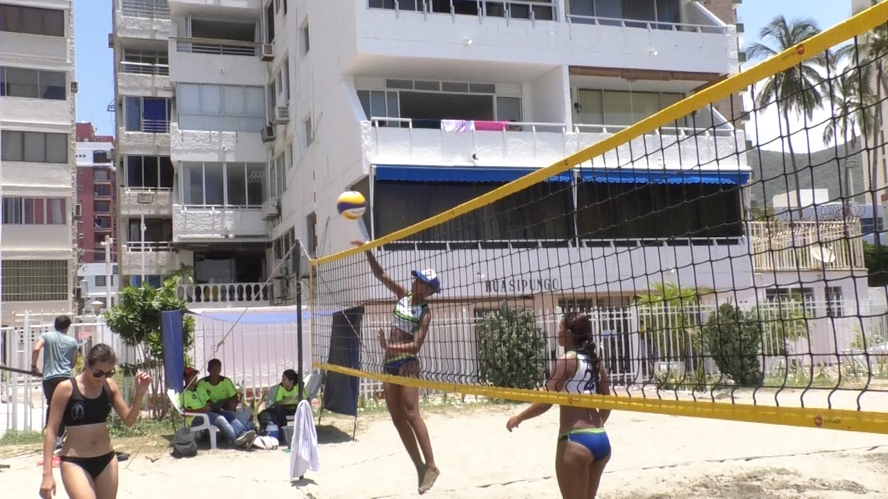 En la segunda semana de actividades, se destacó la victoria del equipo de Voley Playa femenino de la Alma Mater por 2 sets a 0 frente a UniCordoba