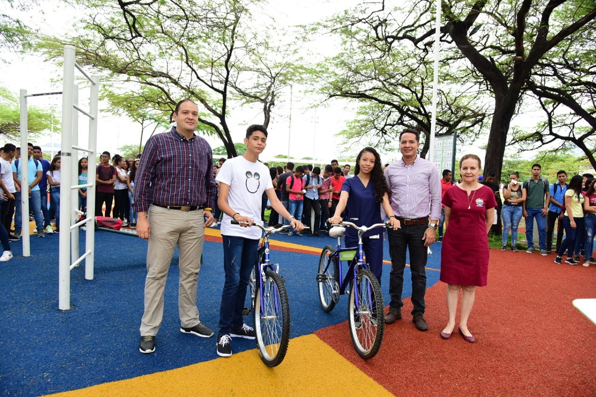 UNIMAGDALENA entregó 232 bicicletas a estudiantes del Programa Talento Magdalena