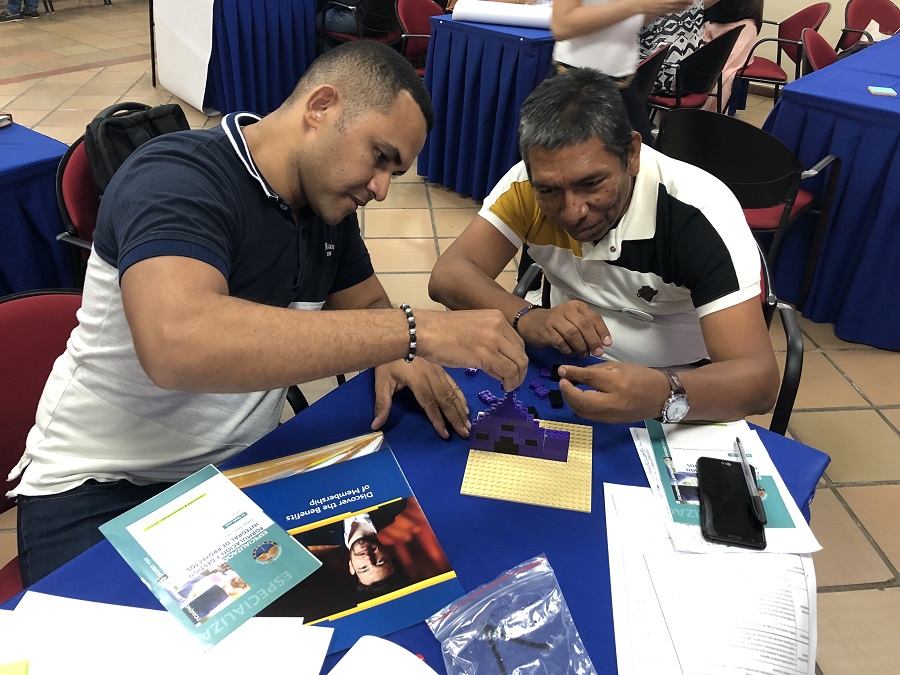 Con piezas de Lego fortalecen Gestión de Proyectos Universitarios