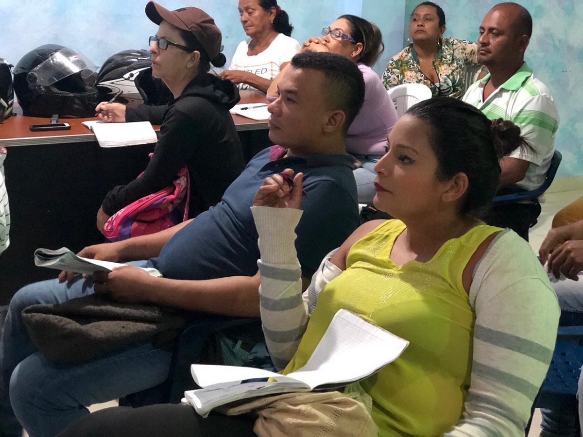 UNIMAGDALENA rompe barreras idiomáticas en trabajadores de Playa Cristal