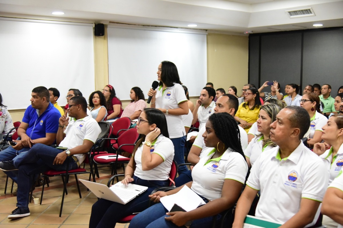 Estudiar ciencias empresariales y económicas, lleva el sello de alta calidad