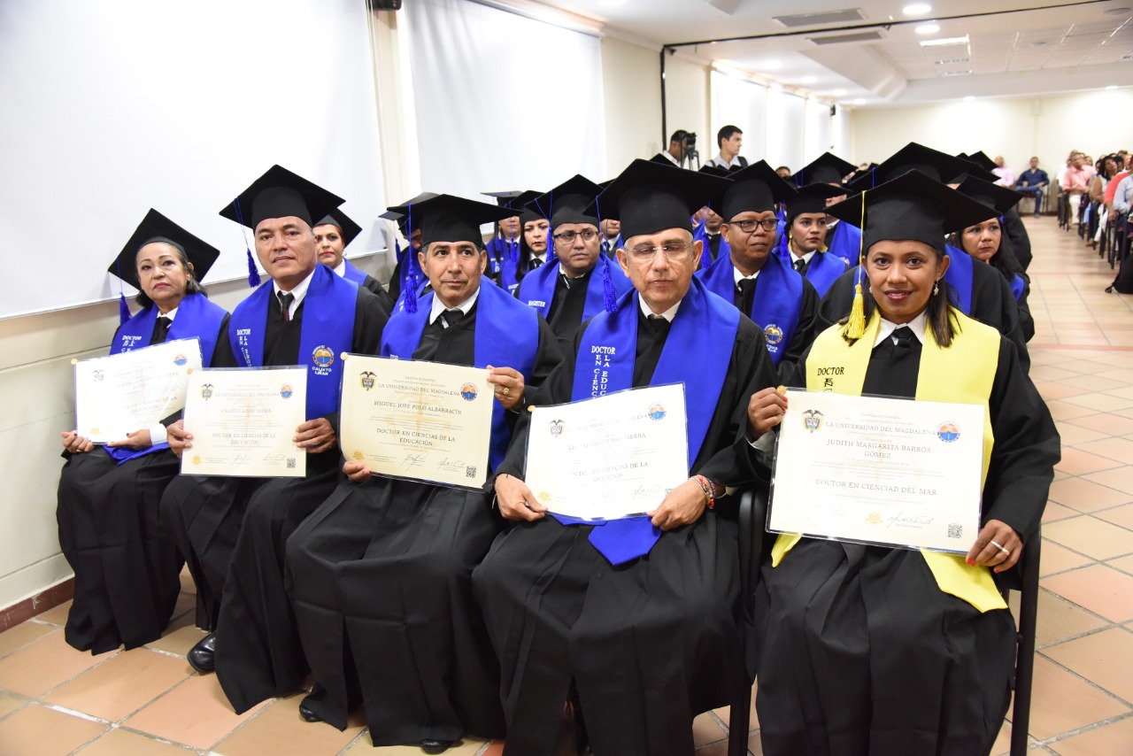 En esta ceremonia solemne recibieron títulos de doctores en Educación Laudith del Socorro Herrera Pertúz, Calixto Liñán Felipe, Miguel José Polo