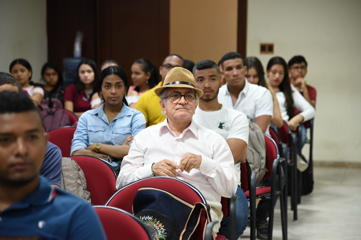 Este evento, que además fue apoyado por el Grupo de Investigación ‘Historia Empresarial y Desarrollo Regional’, bajo la dirección del doctor Jorge