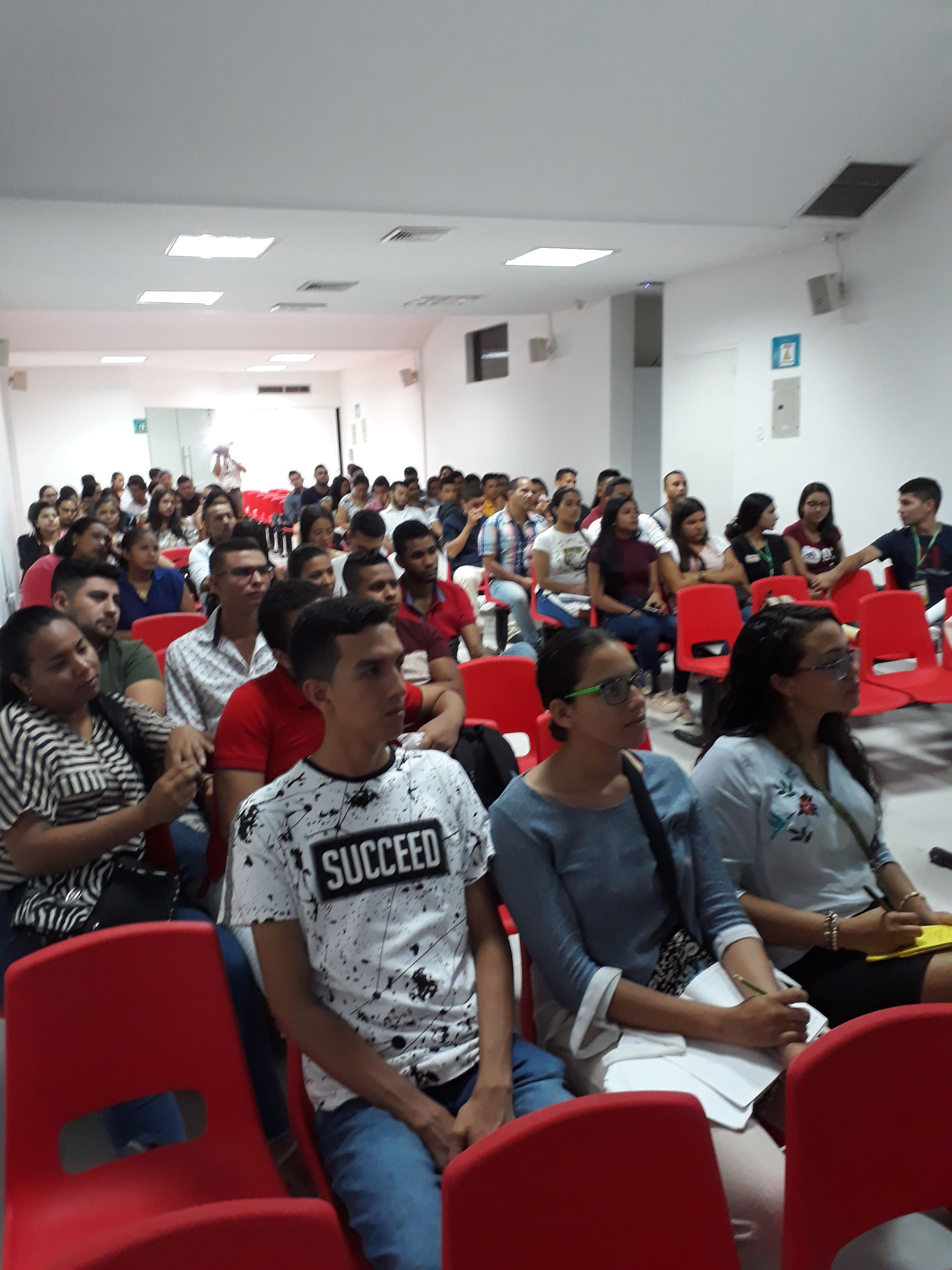 estudiantes en la Unisinu