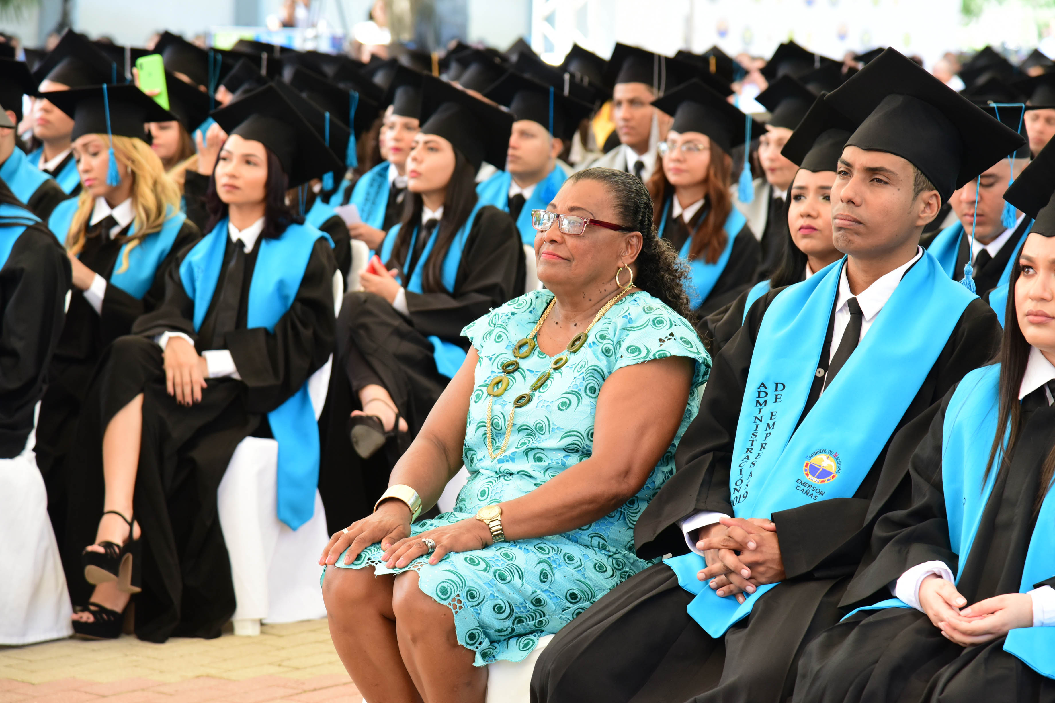 muchos graduados