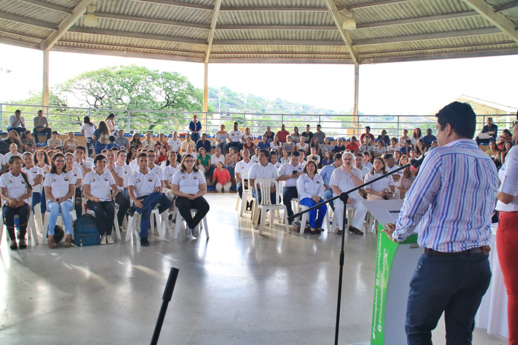 Reconocimiento a los estudiantes con mayor desempeño en las pruebas saber pro