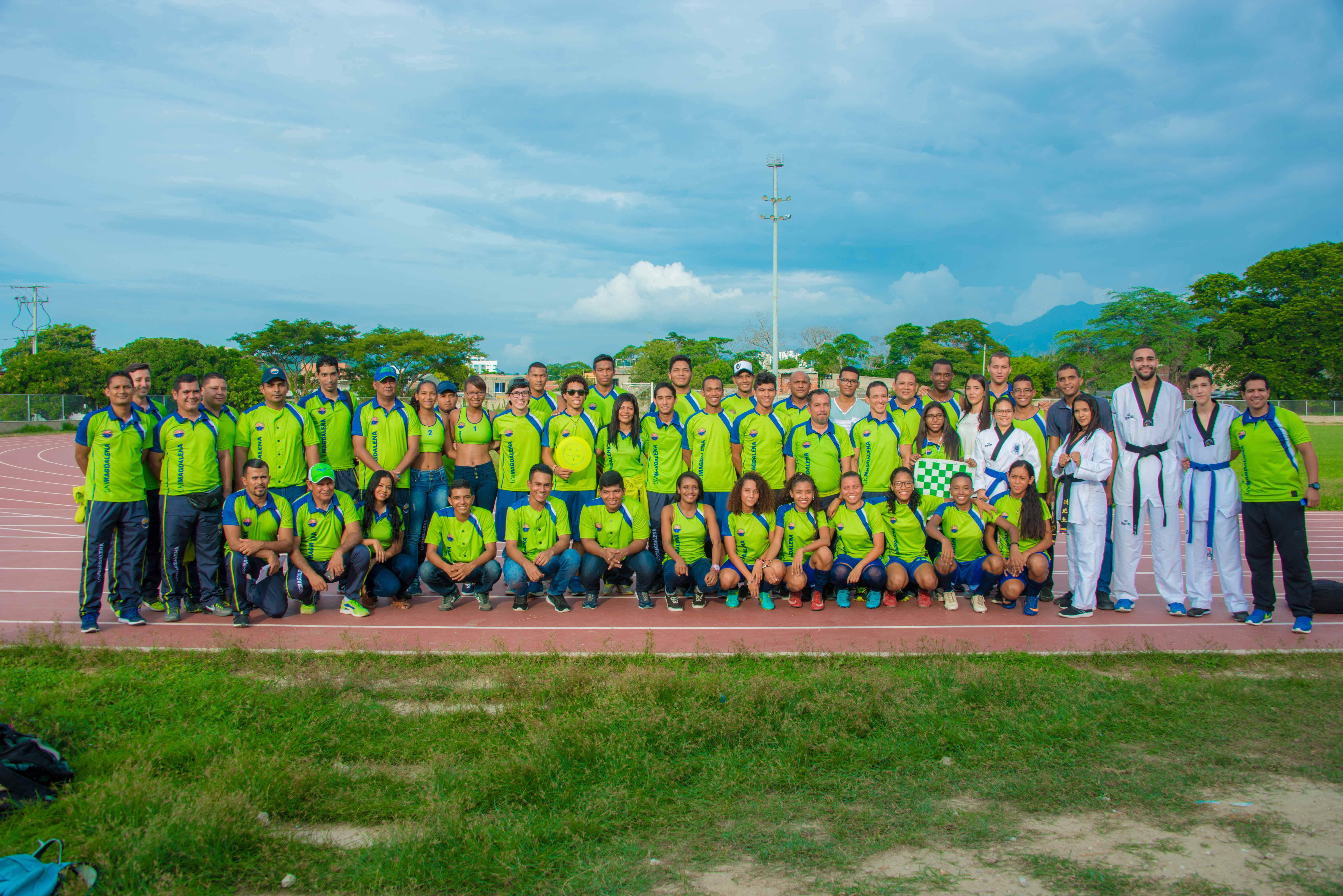 262 estudiantes que competirán en disciplinas como ajedrez, atletismo, baloncesto masculino y femenino, fútbol, fútbol sala, karate do, natación, taekwondo, rugby, softbol, tenis de campo, tenis de mesa, ultimate, volley playa y voleibol.