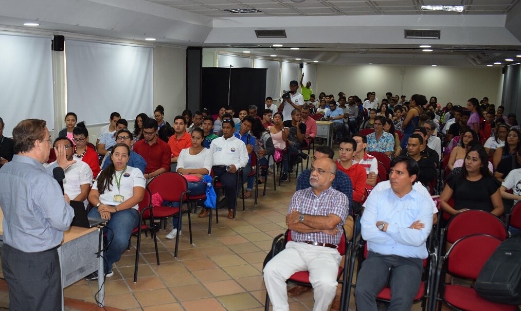 Doctor Carlos Maldonado, quien destacó la importancia de este tema y la forma como se debe aplicar en el diario vivir de las instituciones de educación superior.