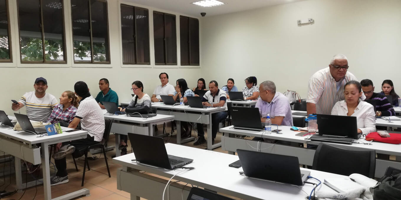 Capacitación en el uso de Blackboard Learn para docentes de Administración de la Seguridad y Salud en el Trabajo.