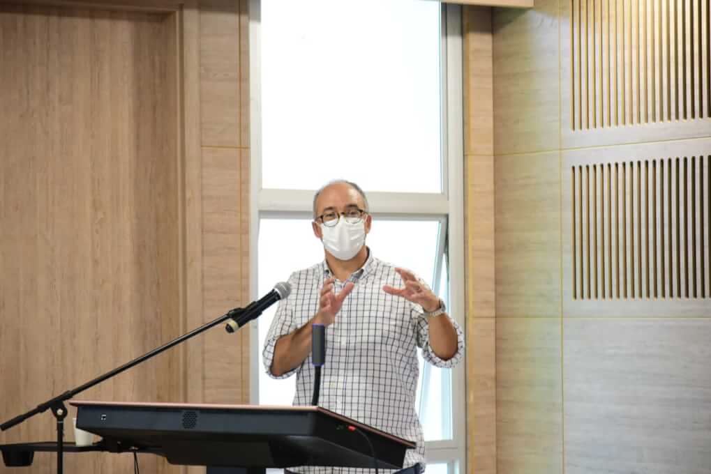 Exministro de Hacienda, Juan Camilo Echeverry, asegura que el Magdalena debe potenciar el turismo, pasar de 300 mil a dos millones de turistas, para generar un milagro económico