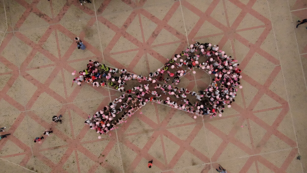 Con lazo humano gigante, UNIMAGDALENA y Fundación Corazón Rosa dijeron ¡no! al cáncer de mama