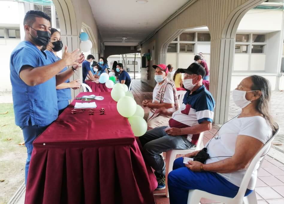 Adultos mayores y niños recibieron atención en jornada de salud integral en UNIMAGDALENA